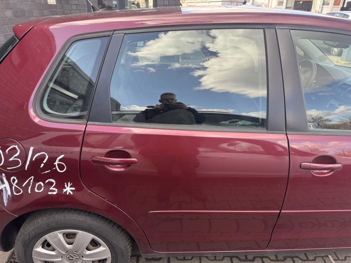 VW Polo 9N3 original T&uuml;r hinten rechts LC3R Winterred Rohbau Bj.2005